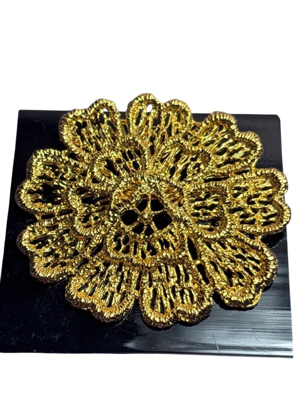 Vintage Goldtone Filigree Flower Scarf Clip 1.75 inches X 2 inches - Picture 1 of 6